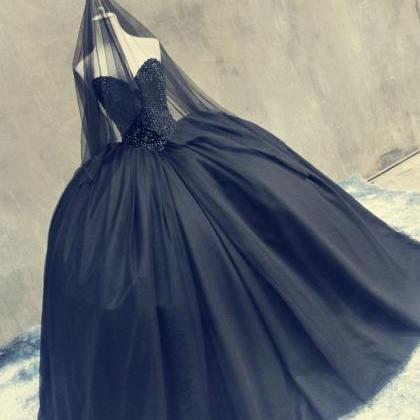 Sleeveless Sweetheart Black Ball Gown Wedding..
