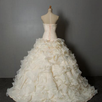 Sleeveless Ivory Ruffled Organza Wedding Dress