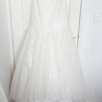 Sleeveless Sweetheart Fit And Flare Lace Wedding..
