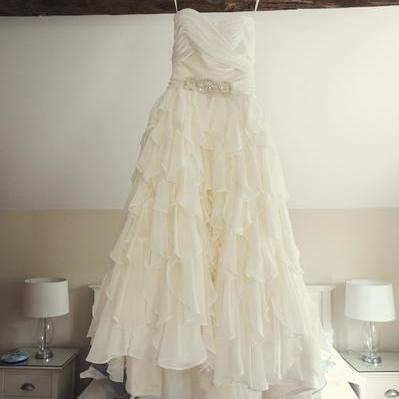 Sleeveless Tiered Chffion Wedding Dress With..