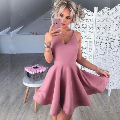 Intellectual A-Line Deep V-Neck Short Homecoming Dress main image 0