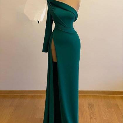 One Shoulder Green Evening Gown With Slit