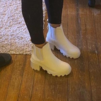 Minimalist Chunky Heeled Slip-on Chelsea Boots..
