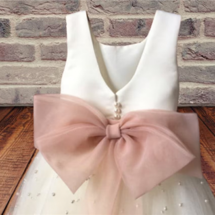 Pearl Bow Sleeveless Flare Knit Dress main image 1