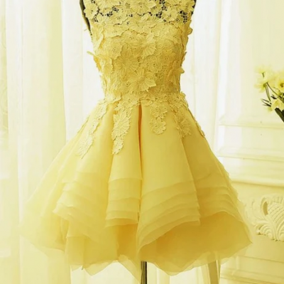 Short Yellow Homecoming Party Dresses with Lace
