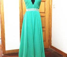 Keyhole Halter Neck Chiffon Dress with Pockets Regency