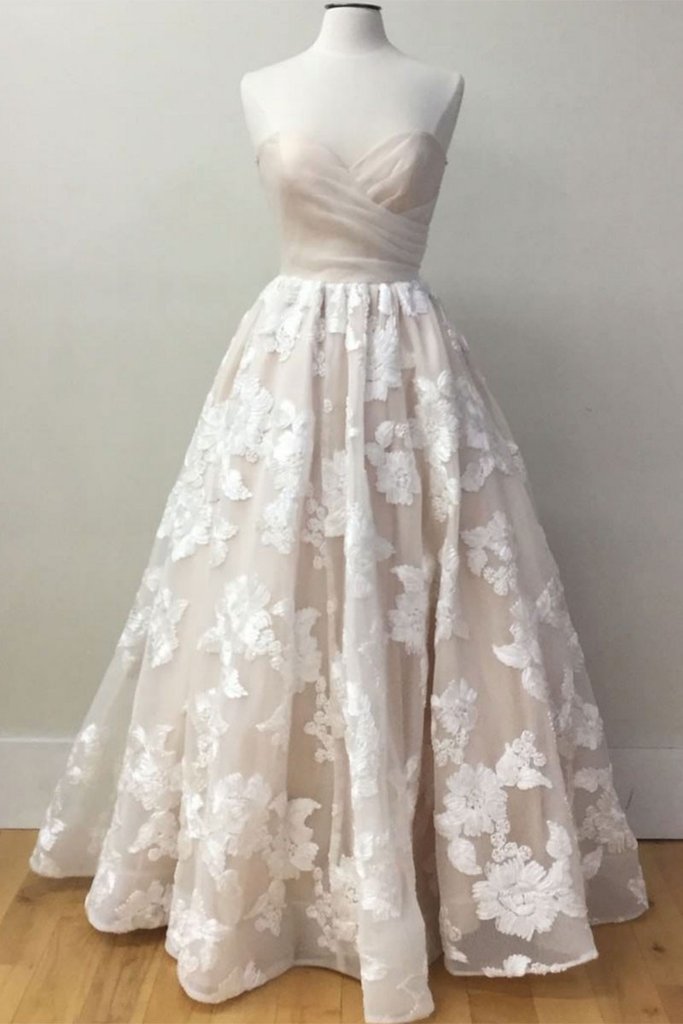 Strapless Sweetheart Floral Lace Appliqués A-line Floor-length Wedding Dress