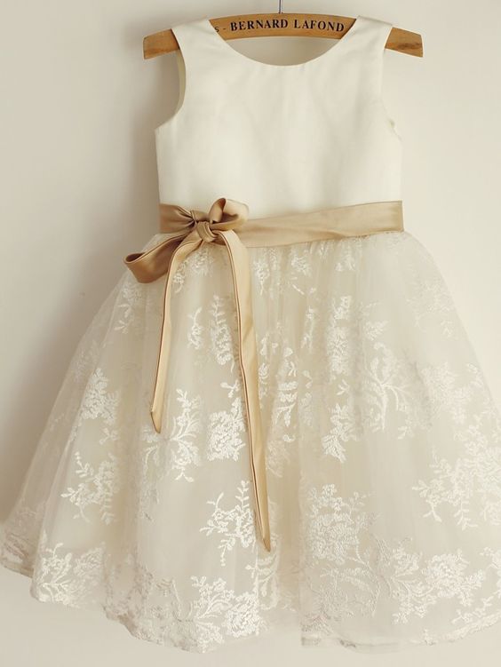 Tea-length Lace Flower Girl Dresses With Bowknot