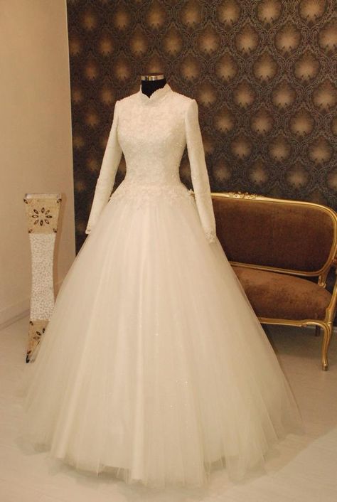 Modest Muslin Ivory Wedding Dress With Long Sleeves