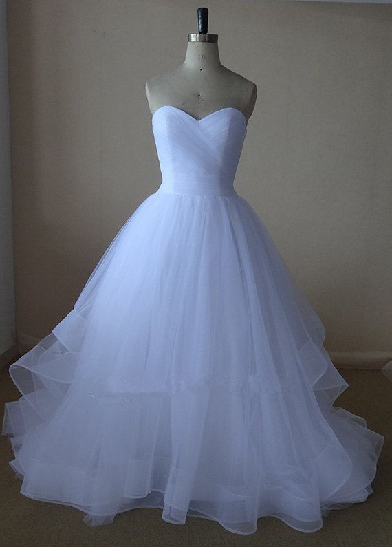 White Strapless Sweetheart Ruched Tulle A-line Wedding Dress With Ruffles
