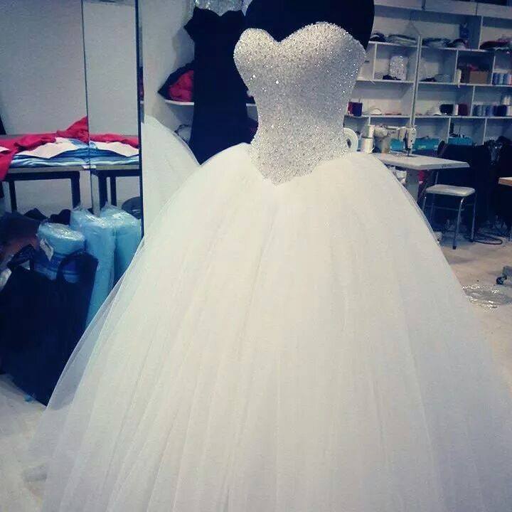 Sleeveless Ivory Ball Gown Bridal Wedding Dress
