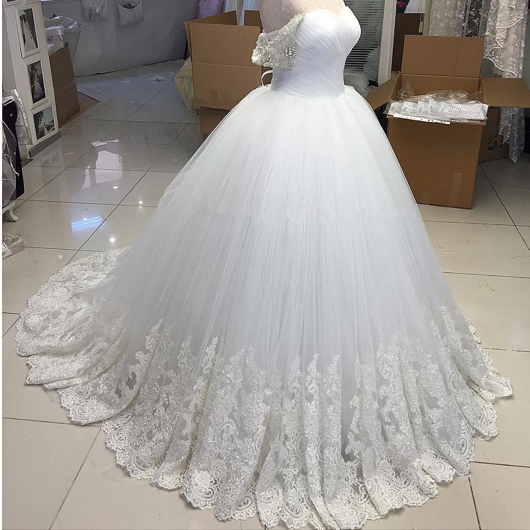 Simple Ball Gown Off The Shoulder White Long Lace Wedding Dresses With Beads