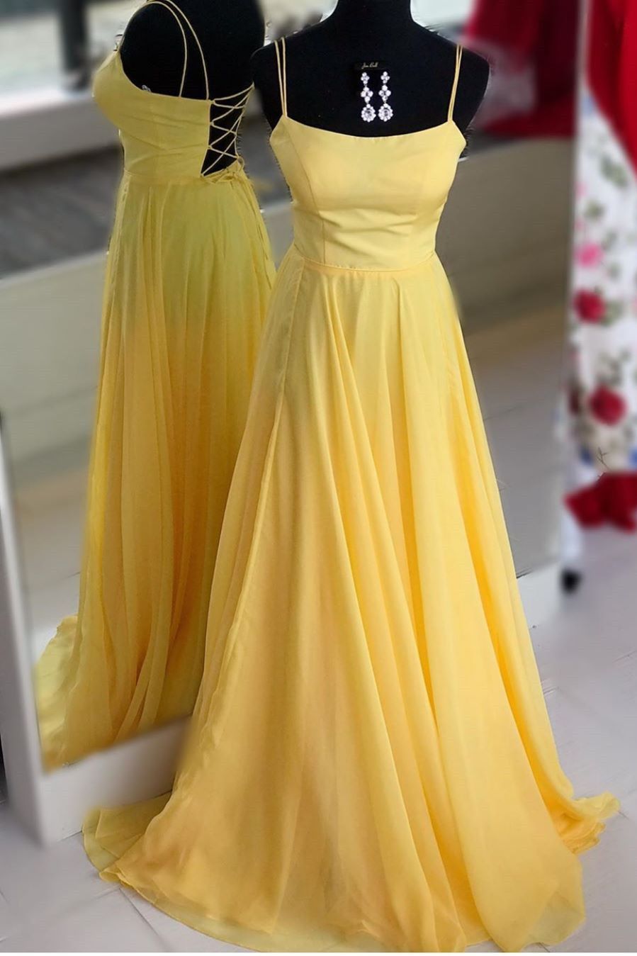 Scoop Neckline Long Yellow Chiffon Prom Dress With Tie Back