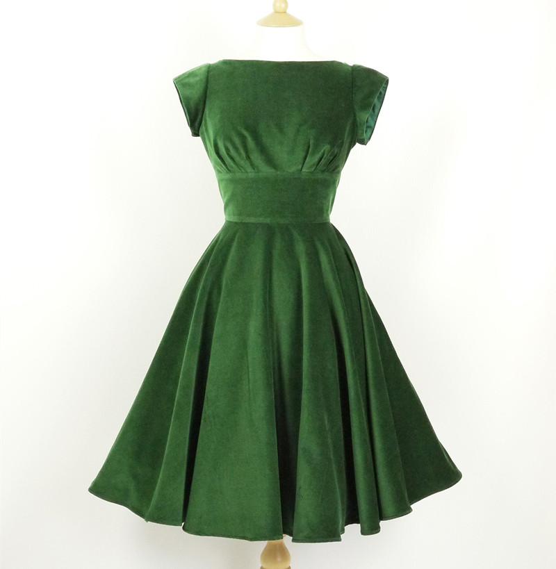 Bateau Neckline Green Velvet Short Party Dresses Bateau Neckline Green Velvet Short Party Dresses