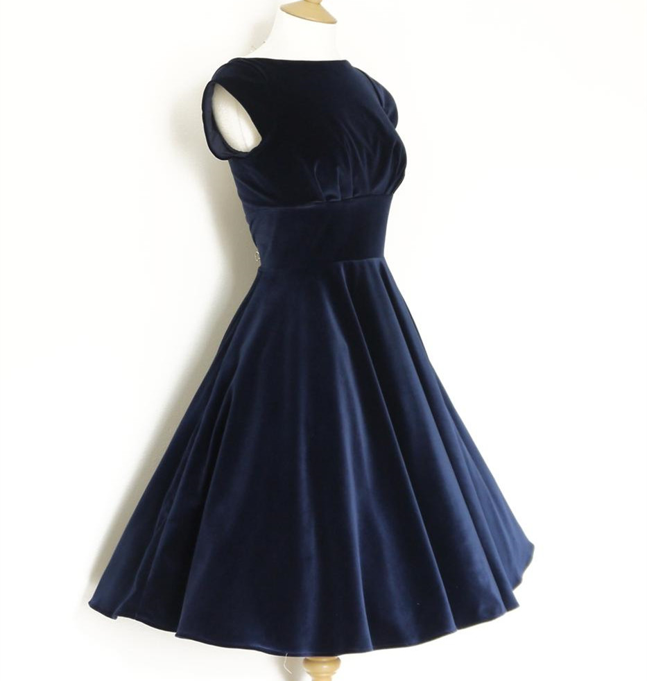 Bateau Neckline Navy Blue Velvet Short Party Dresses
