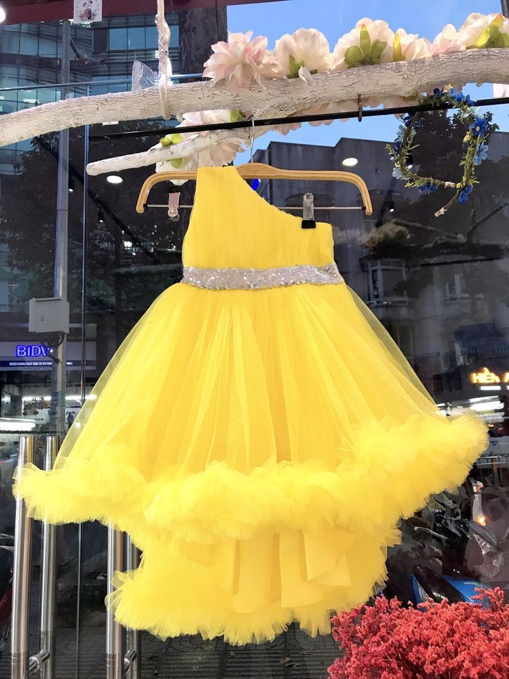 One Shoulder Yellow Cloudy Girl Dress