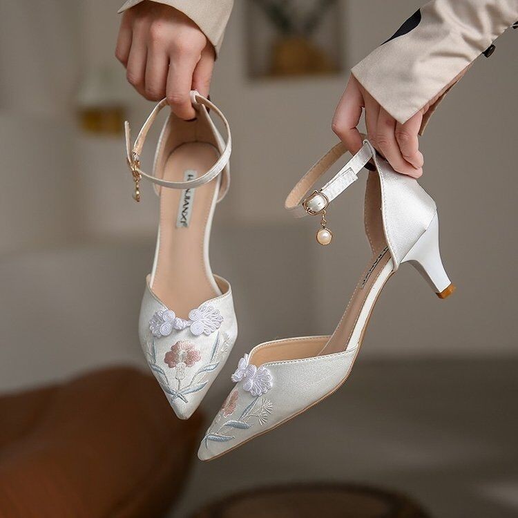 Embroidery Decor Ankle Strap Kitten Heel Wedding Shoes