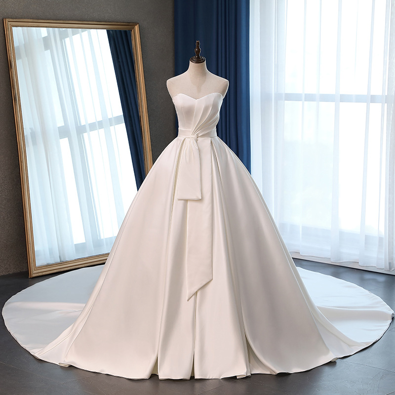 Sleeveless Ivory Wedding Dress Bridal Gown With Court Train