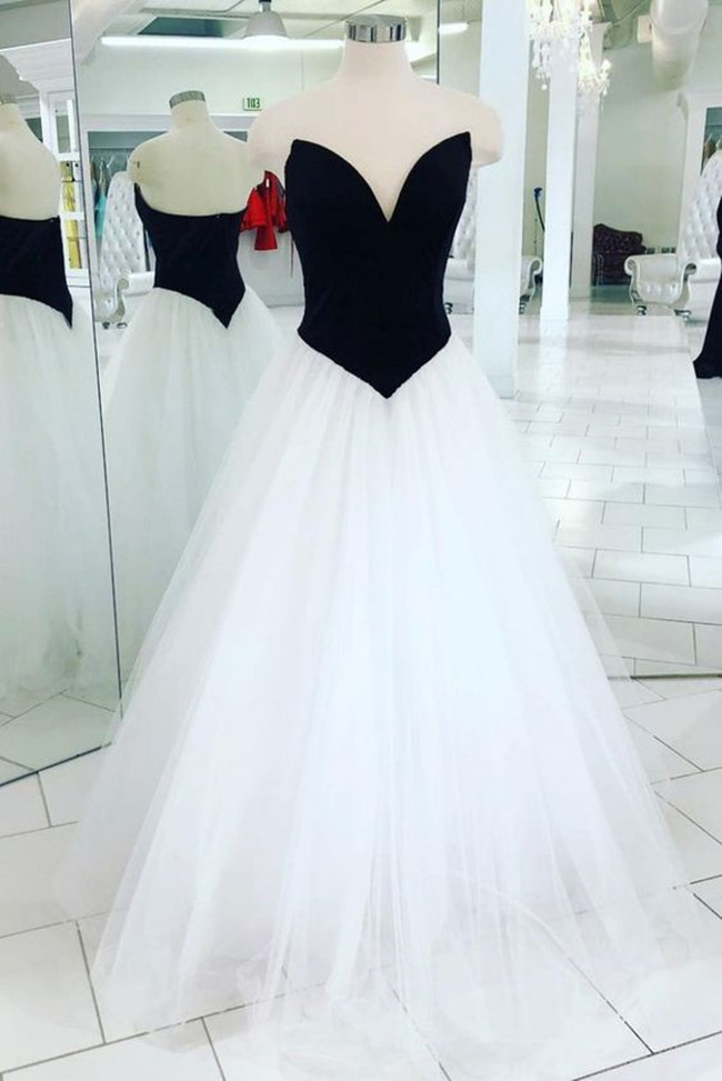 Sleeveless Basque Waist White Princess Formal Dress With Black Velvet Bodice