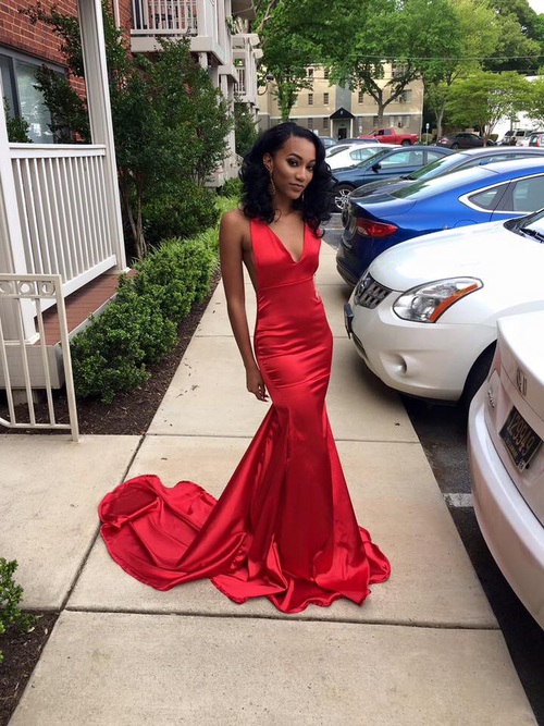 Backless V-neck Fitted Bright Red Prom Dress