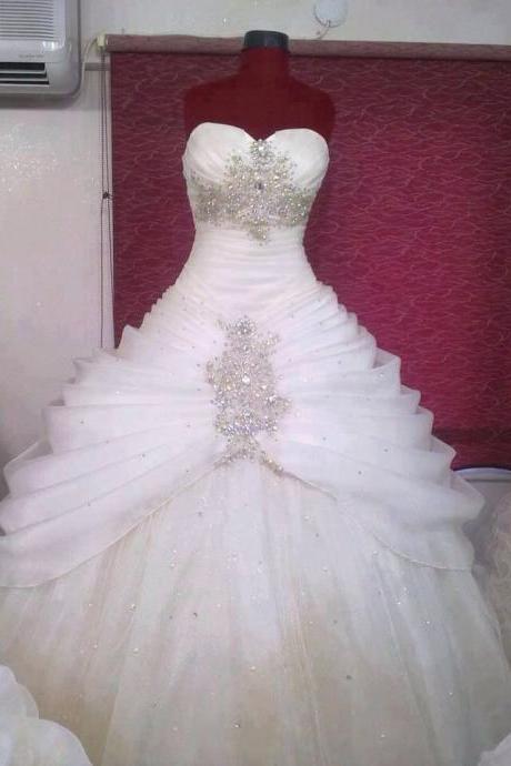 Sweetheart Ball Gown Organza Wedding Dress With Ruched Skirt