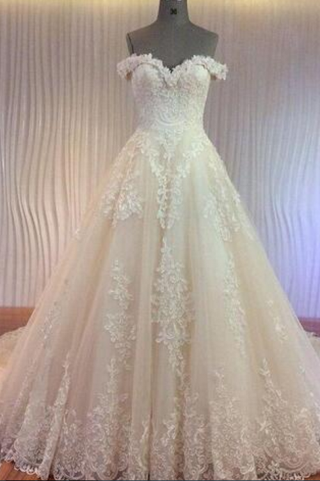 Sleeveless Ivory Lace Wedding Dress With Petals