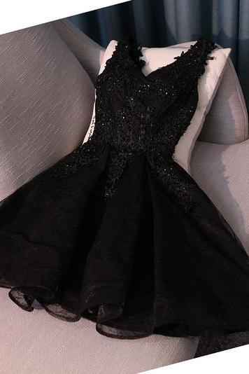 V Neck Short Black Homecoming Dress With Lace
