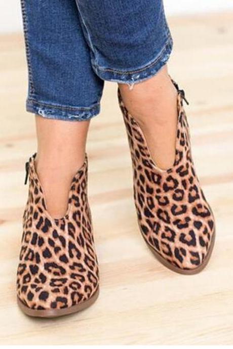 Leapord Pattern Front Cut Women Flat Boots