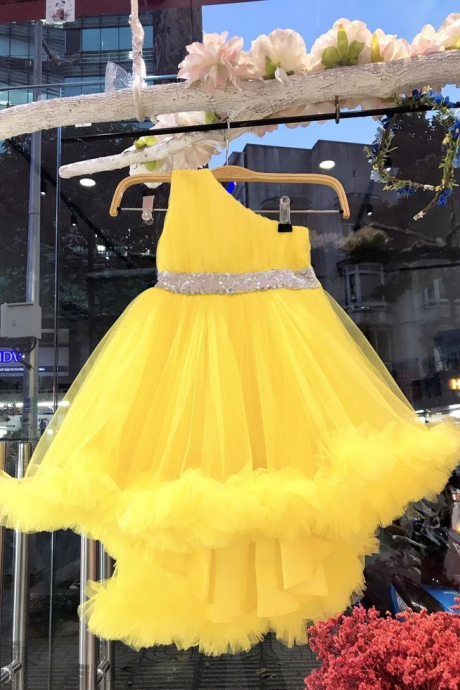One Shoulder Yellow Cloudy Girl Dress