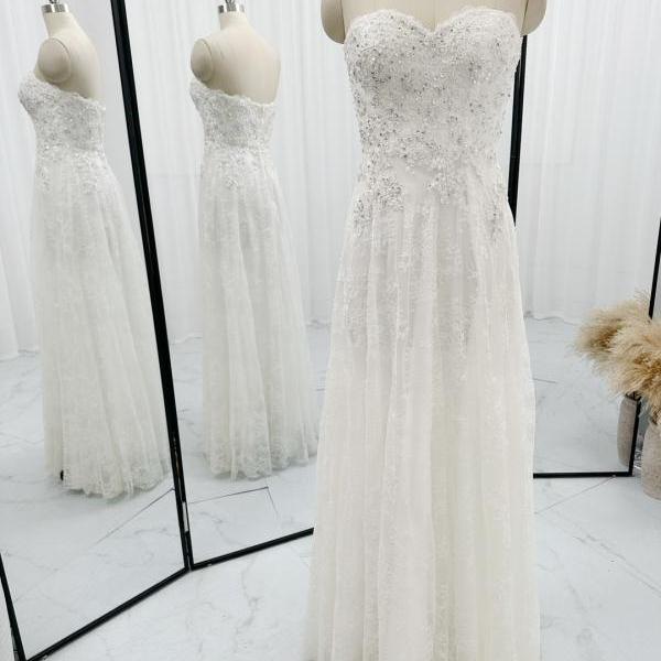 Sleeveless Floor Length White Lace Prom Dress with Beads