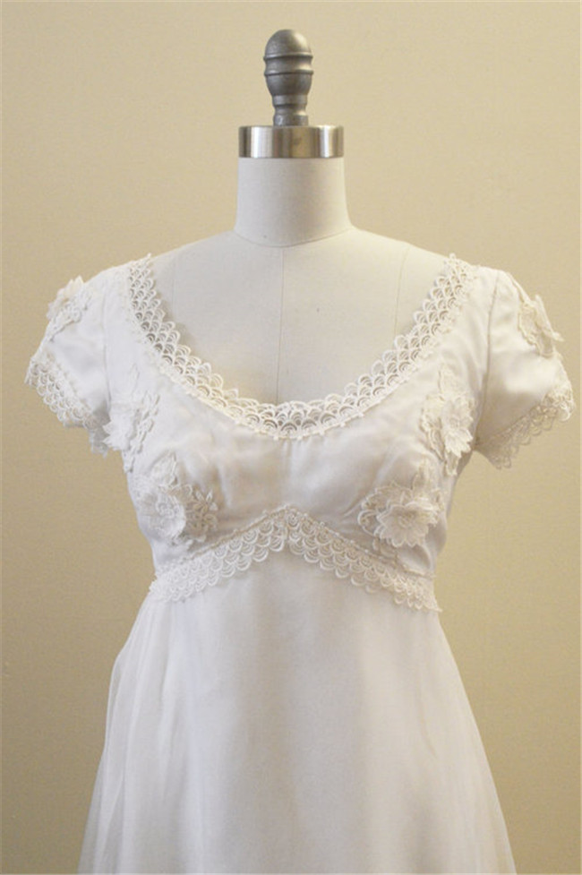 A-Line Long Sleeves Ivory Tulle Appliques Country Wedding Gown TWA3992