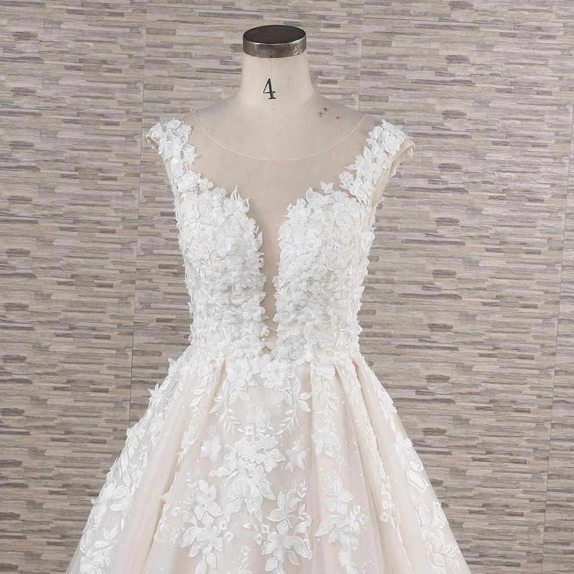 real elegant luxurious lace ivory flower pattern wedding dresses